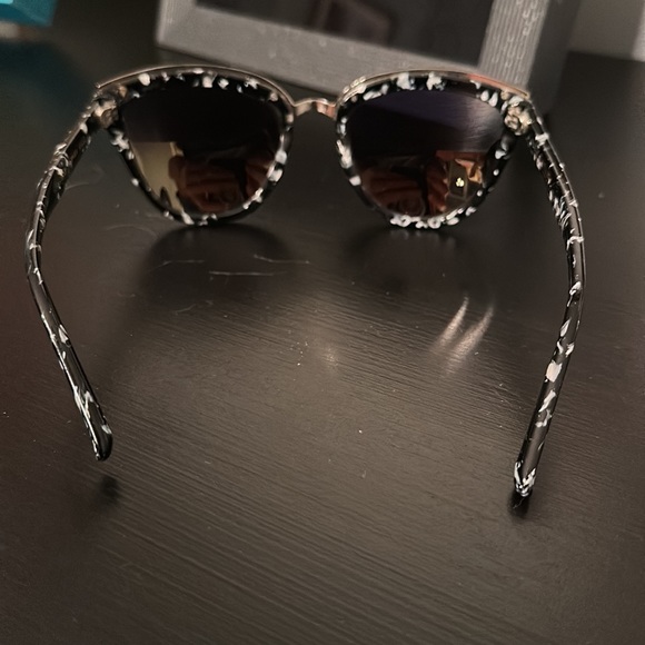 Diff sunnies - Picture 4 of 4